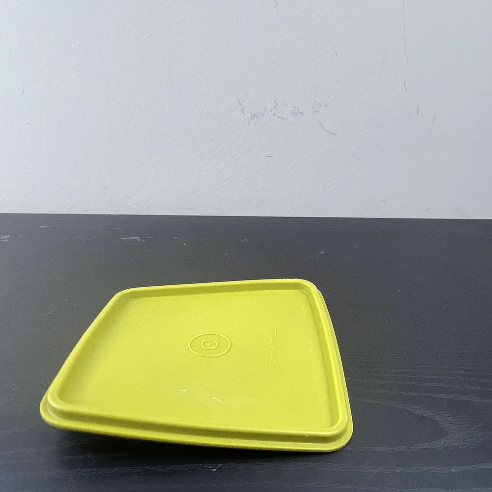 Tupperware 1363-25 Square Snap Replacement Lid Lime Green 6.5